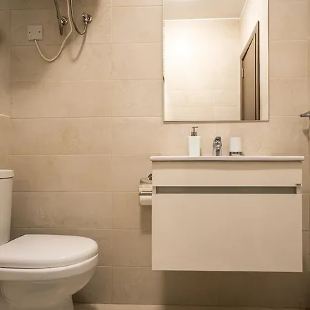 Modern 3 Bedroom In Swieqi Close To Paceville *