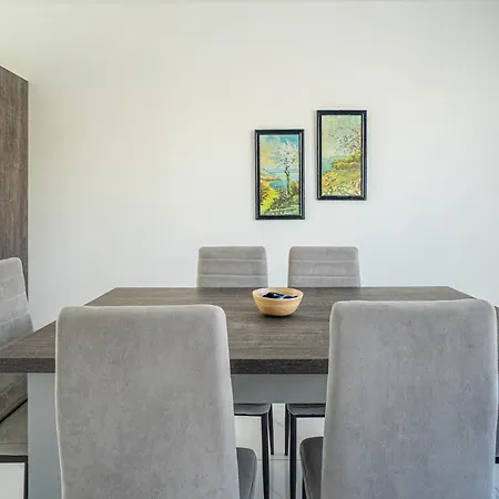 Modern 3 Bedroom Apartment In Swieqi Close To Paceville