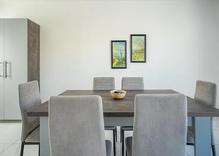 Modern 3 Bedroom Apartment In Swieqi Close To Paceville